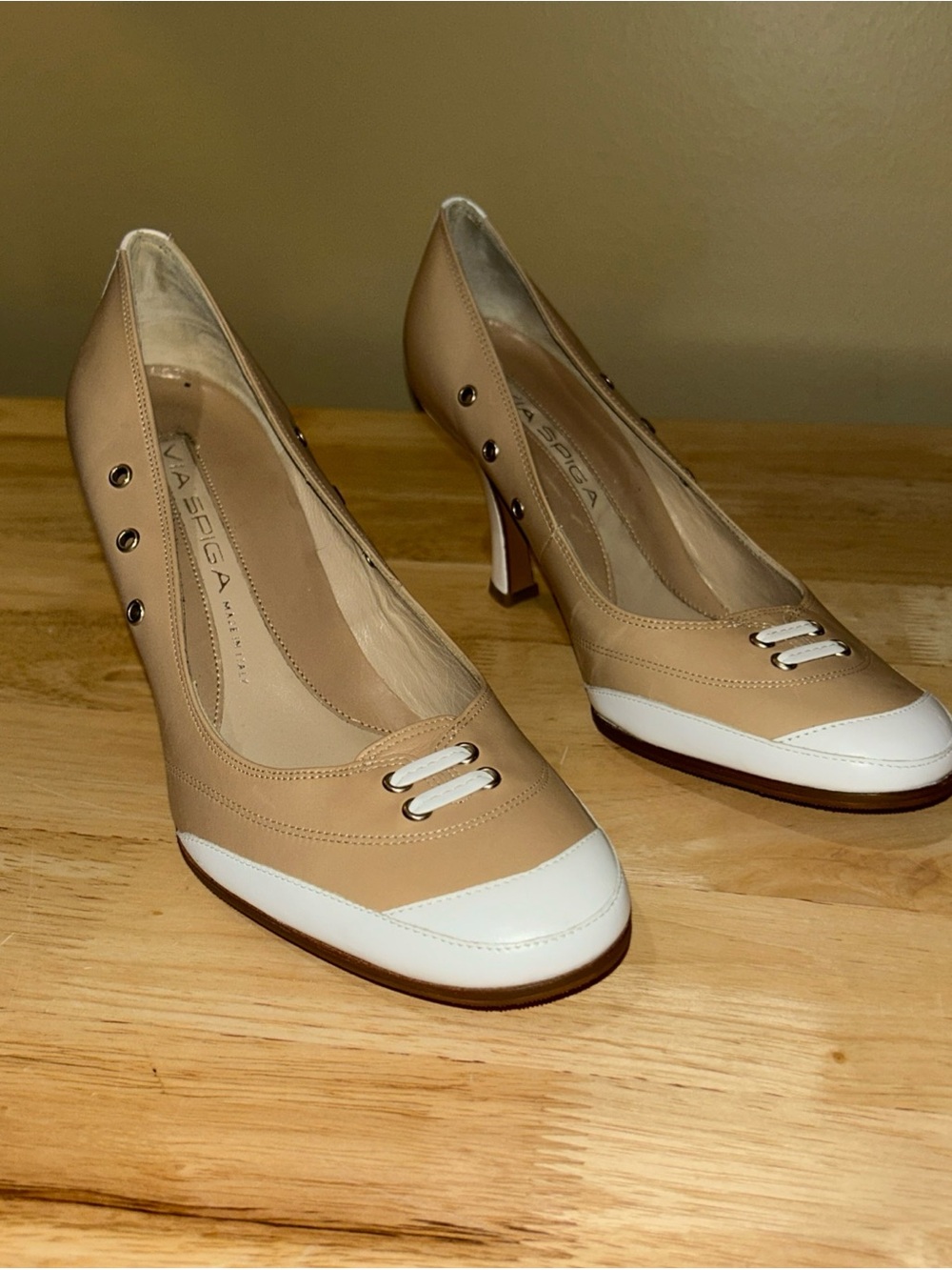 NWOB New Via Spiga Italy
Leather Heels Color Block Tennis
Shoe Look Summer 9 M